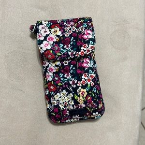 Vera Bradley Carson Cellphone Crossbody in Itsy Ditsy